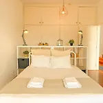 Апартаменты My Fair - 3 Bedroom Loft Near Principe Real