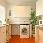Apartment My Fair - 3 Bedroom Loft Near Principe Real Lisbon
