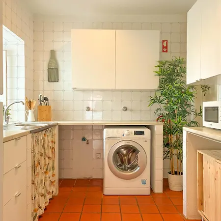 Apartment My Fair - 3 Bedroom Loft Near Principe Real Lissabon