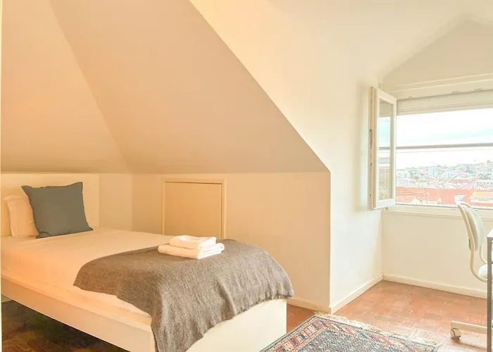 My Fair - 3 Bedroom Loft Near Principe Real شقة *