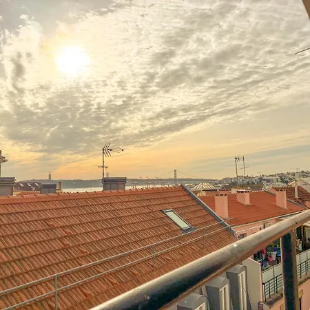 My Fair - 3 Bedroom Loft Near Principe Real Appartement *