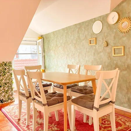 My Fair - 3 Bedroom Loft Near Principe Real Lisbon