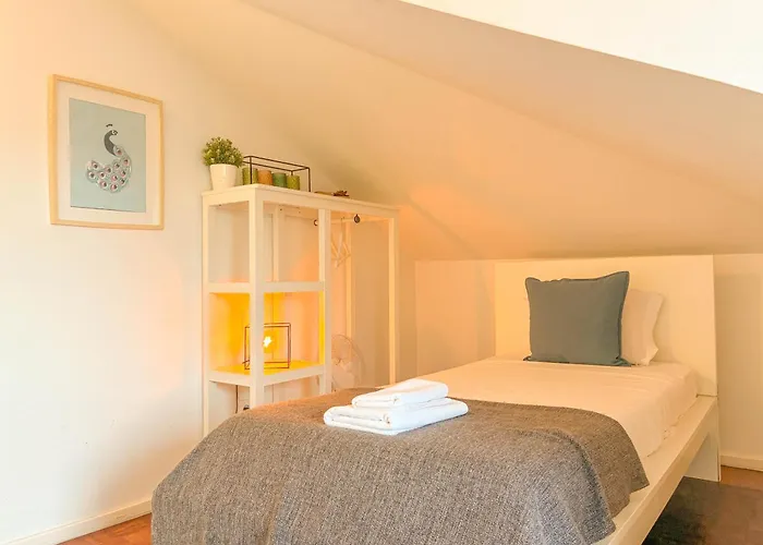 My Fair - 3 Bedroom Loft Near Principe Real *